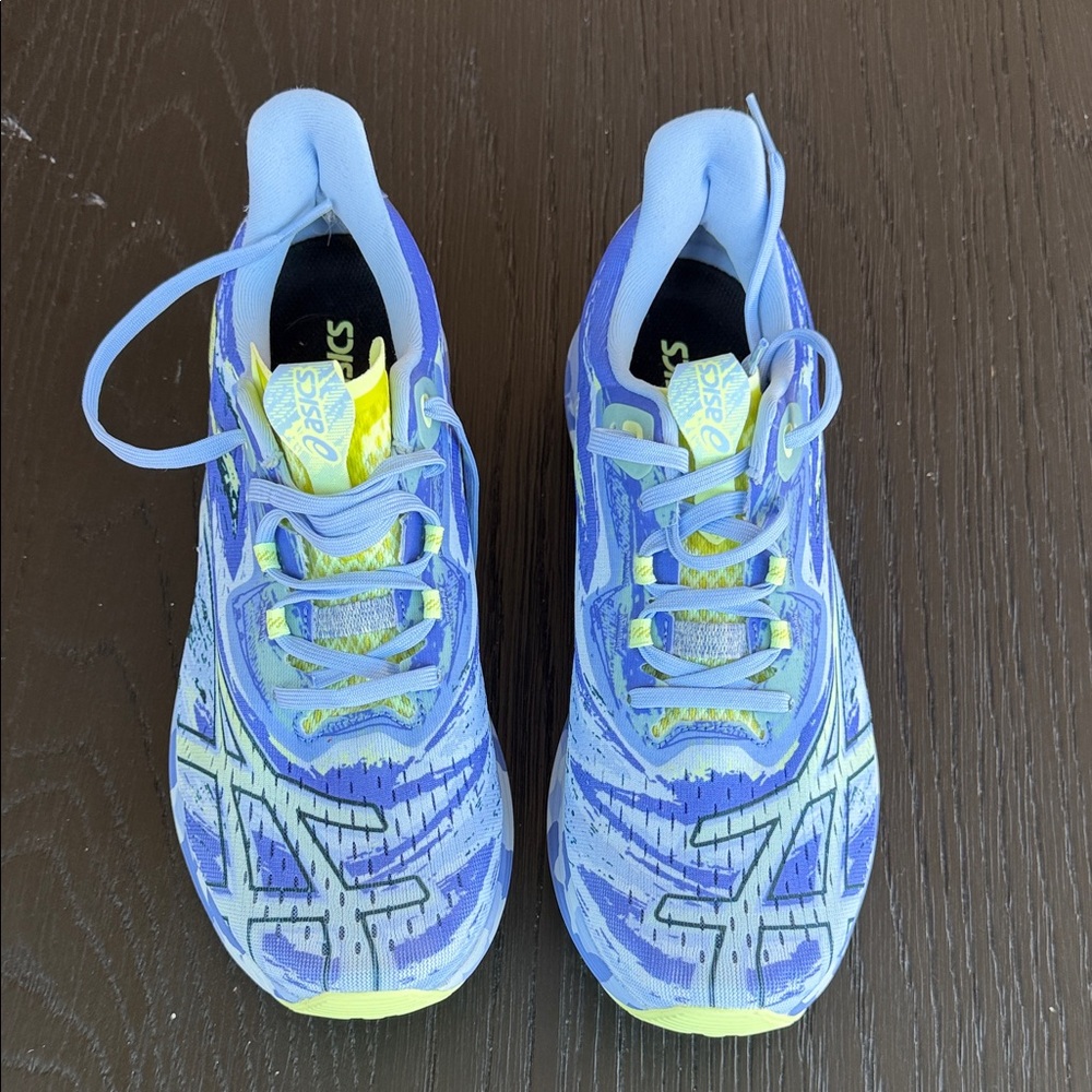 Asics Sneakers